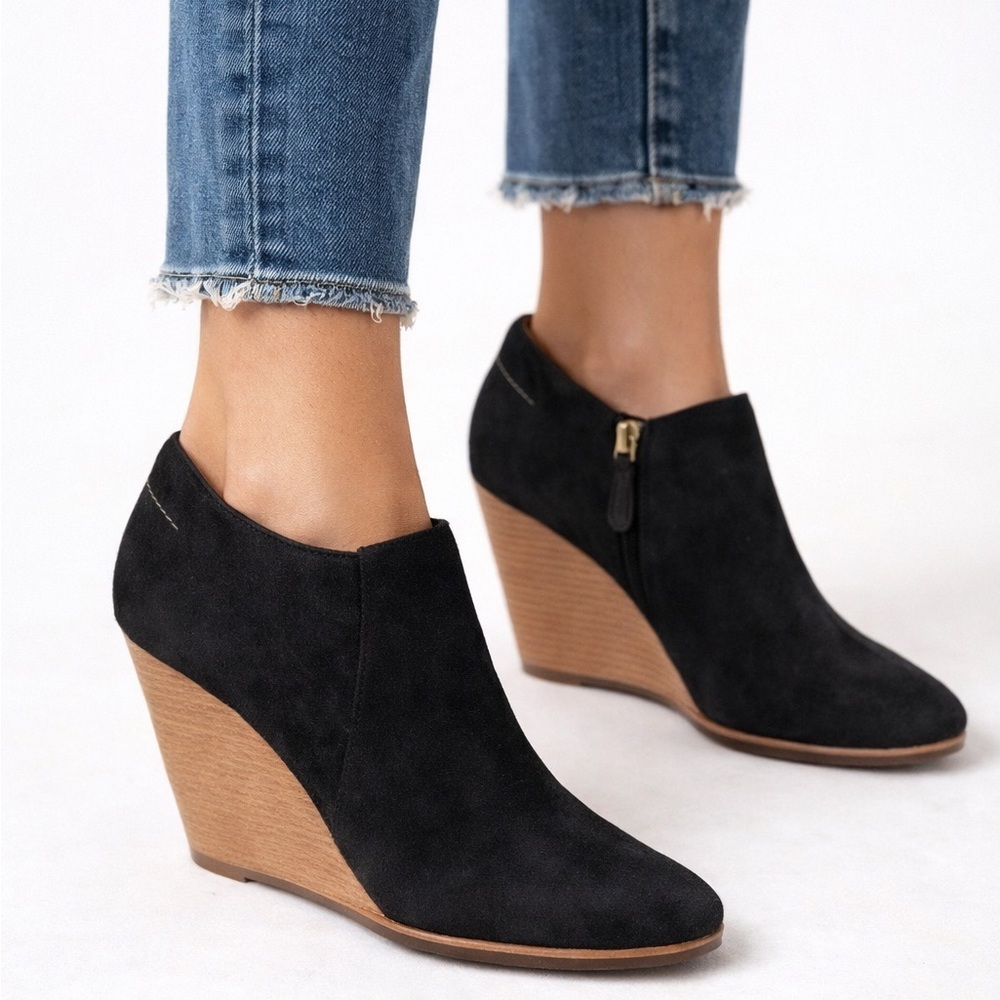 Chloe Black Suede Wedge Shoes